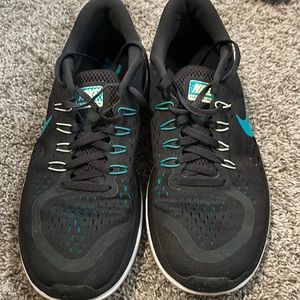 Men’s size 9 Nike Flex Run Shoes